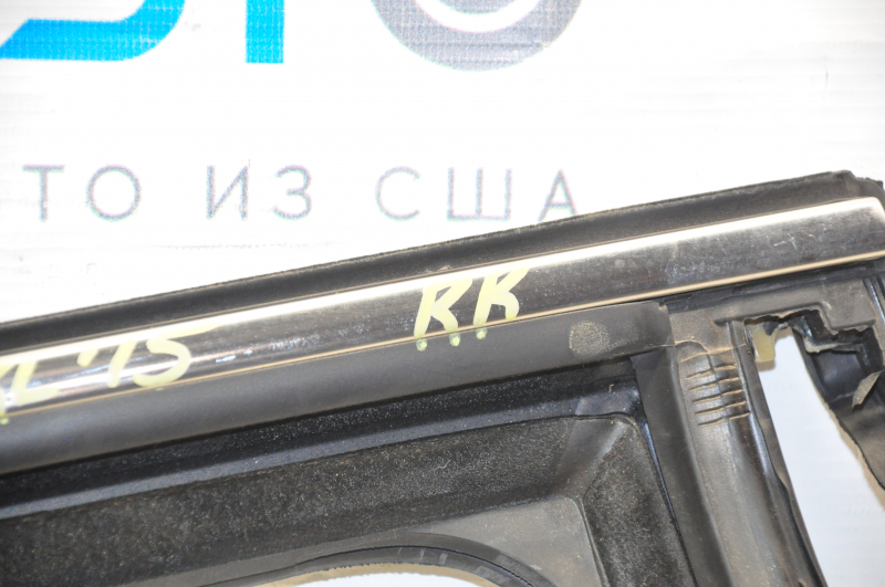 Upper rear right door molding Jeep Cherokee KL 14 - chrome with glass seal, minor scratches