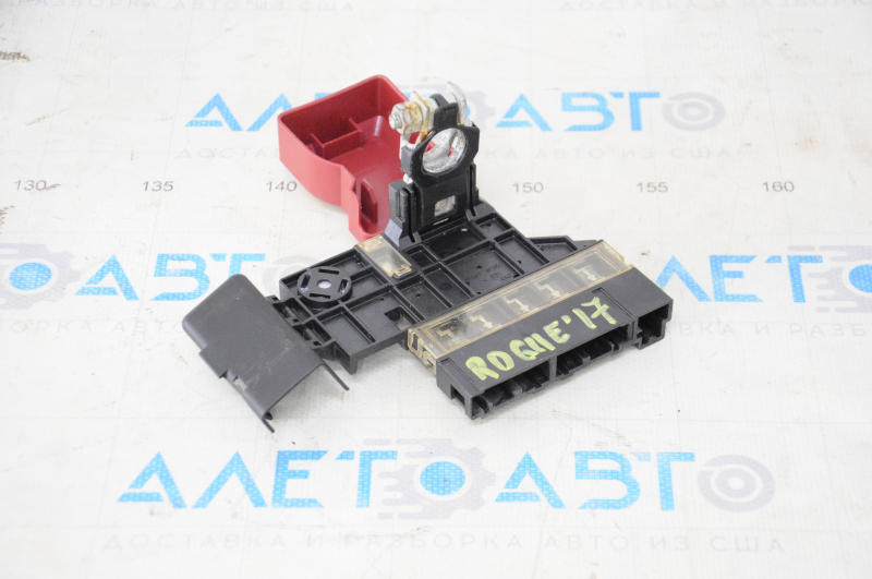 Positive terminal Nissan Rogue 14-20 with cover
