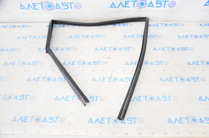 Rear left window seal for Nissan Murano z51 09-14