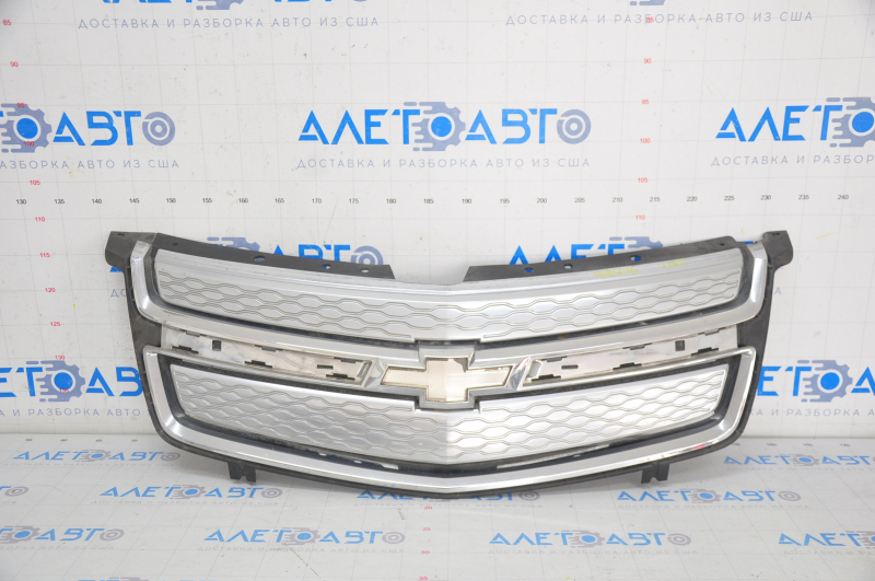 Grille radiator grill with emblem Chevrolet Volt 11-15 sand, emblem is glued