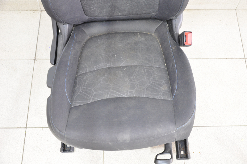 Chevrolet Volt 16 passenger seat - without airbag, mechanical, cloth black blue stitching, dry-cleanable