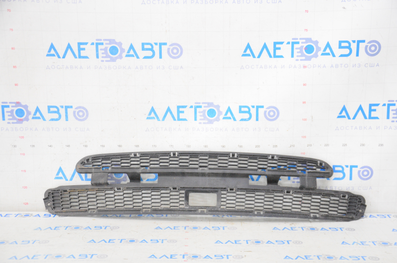 Lower grille of the front bumper Tesla Model S 12-15 pre-restored for radar