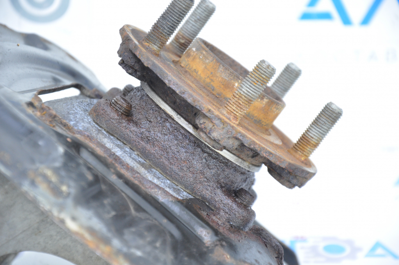 Trunnion with hub rear left Ford Fusion mk5 13-20 under cone, with casing, rusty hub, humming bearing