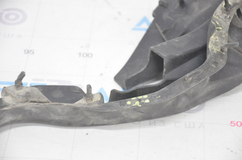 Right wiper grille seal Honda Accord 13-17 missing mount