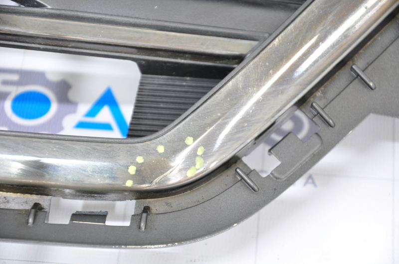 Radiator grill grill Hyundai Elantra AD 17-18 prerest, chrome, scratches, bumps, crack on chrome