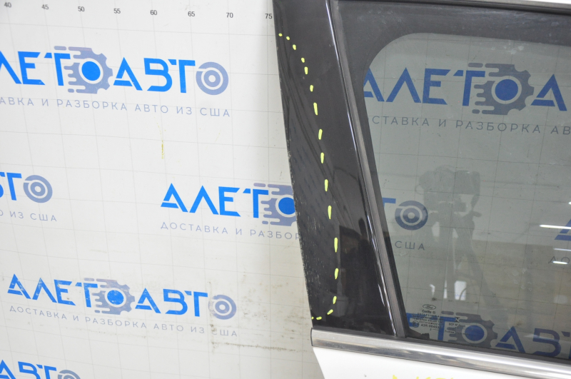 Door assembly front right Ford Fusion mk5 13-20 hybrid, white UG, butt, air in the overlay, scratches on the glass