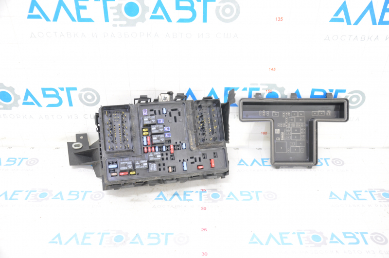 Ford Fusion mk5 13-16 underhood fuse box with housing