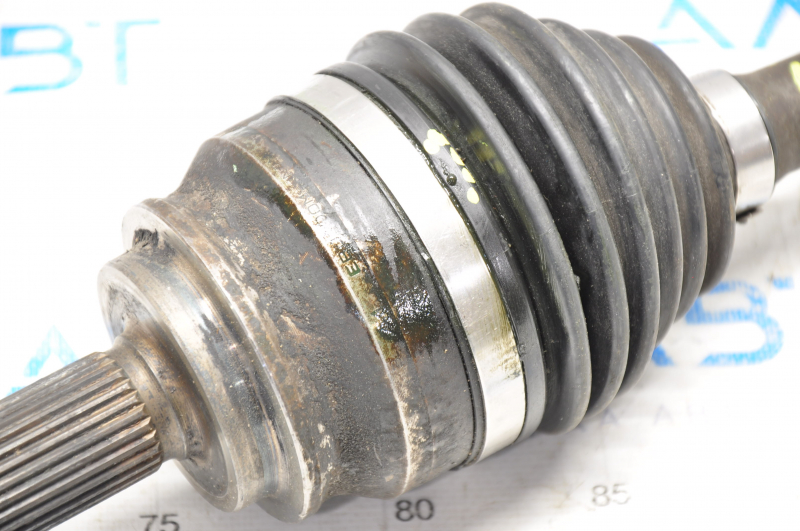 Drive axle shaft front right Mitsubishi Outlander 14-21 FWD - without inner part, torn boot