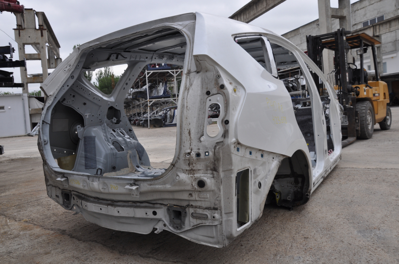 Quarter wing rear right Toyota Prius V 12-17 on the body, white