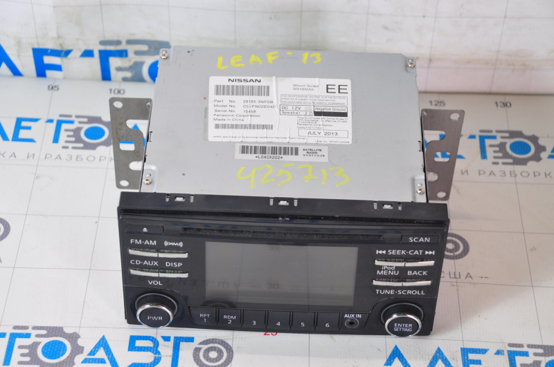 Tape recorder, radio, player Nissan Leaf 13-17, scratches on the monitor