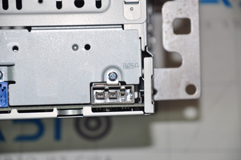 Tape recorder, radio, player Nissan Leaf 13-17, scratches on the monitor