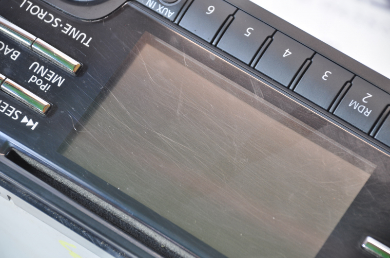 Tape recorder, radio, player Nissan Leaf 13-17, scratches on the monitor