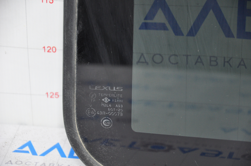 Lexus ES300 ES330 sunroof glass scratches, torn seal