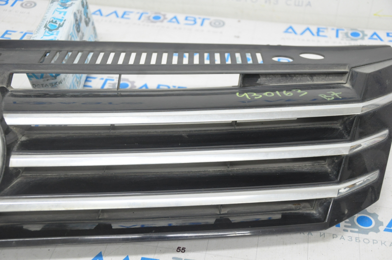 Radiator grill with badge VW Passat b7 12-15 USA sand