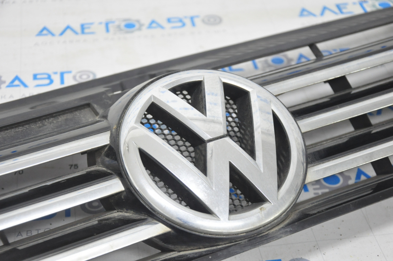 Radiator grill with badge VW Passat b7 12-15 USA sand