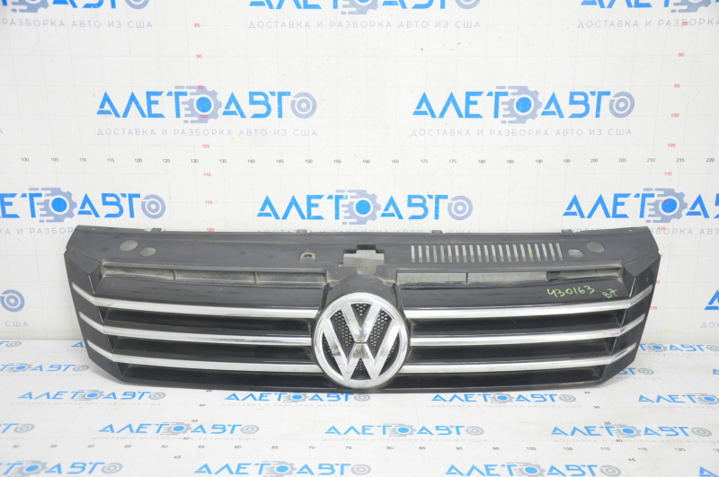 Radiator grill with badge VW Passat b7 12-15 USA sand