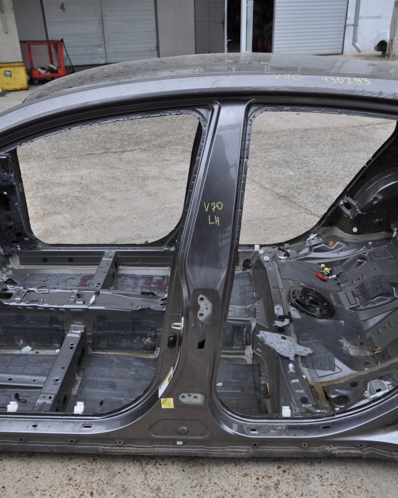 Body pillar central left Toyota Camry v70 18-24 on the body