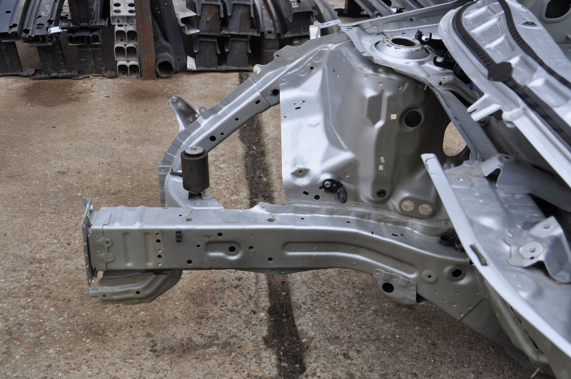 Front right quarter Honda HR-V 16-22 silver on the body