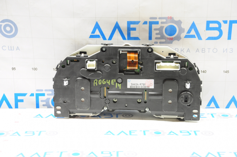 Instrument cluster Nissan Rogue 14-16 usa cracks, needs polishing