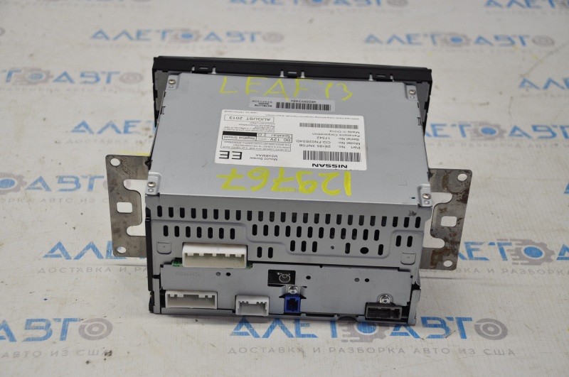 Tape recorder, radio, player Nissan Leaf 13-15, scratches on the monitor