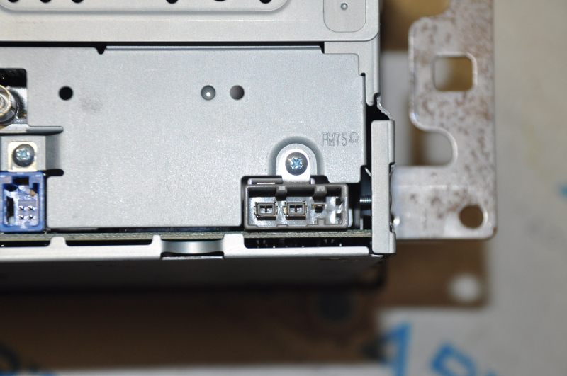 Tape recorder, radio, player Nissan Leaf 13-15, scratches on the monitor