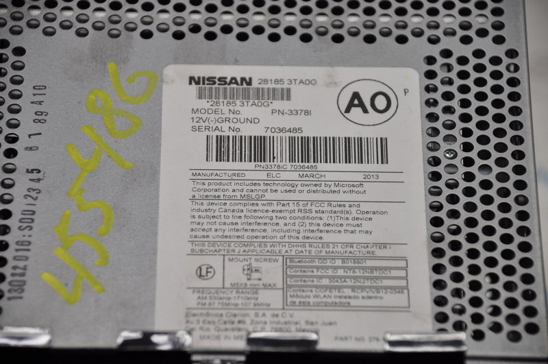 Monitor, display Nissan Altima 13-18 scratches on the overlay