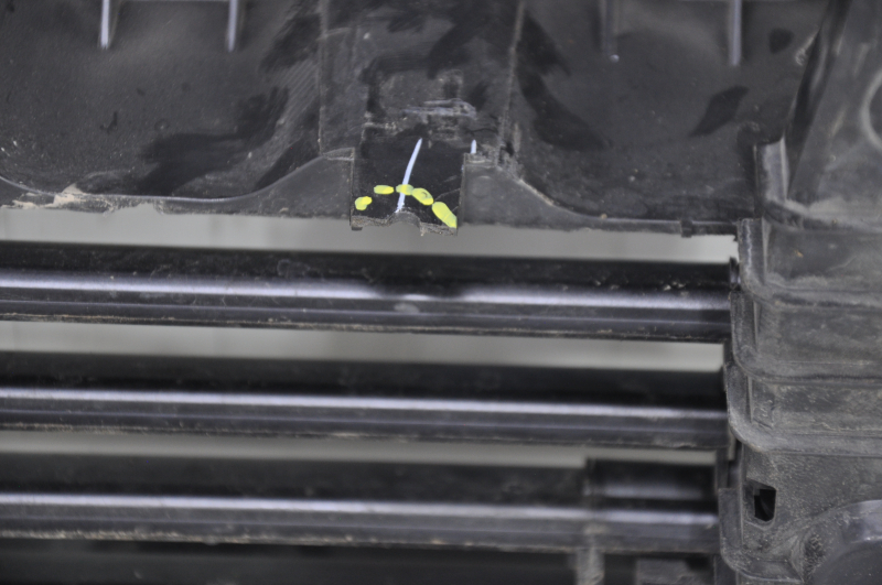 Radiator deflector blinds assembly Ford Escape MK3 17-19 rest 1.5T 2.0T 2.5 with motor, broken mount