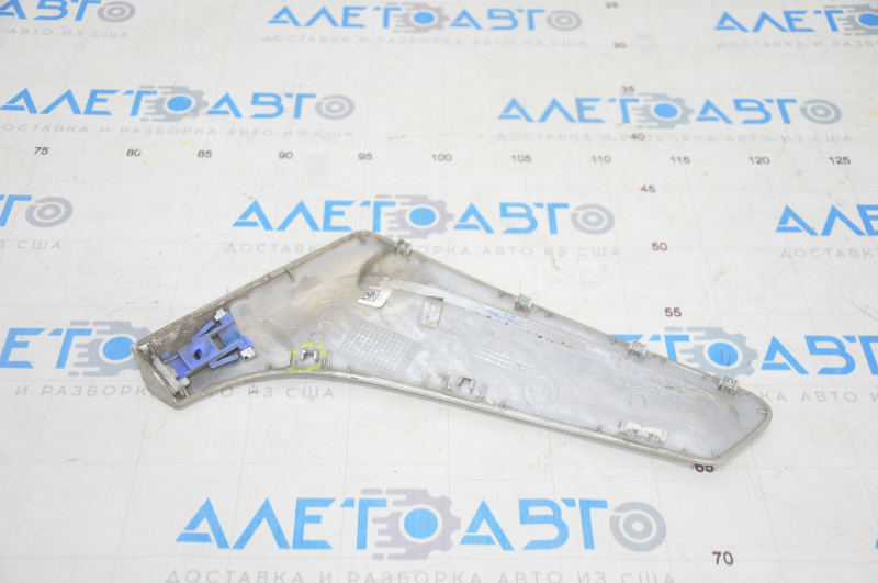 Air duct trim on the right wing BMW 7 G11 G12 16-19 chrome, broken fastener
