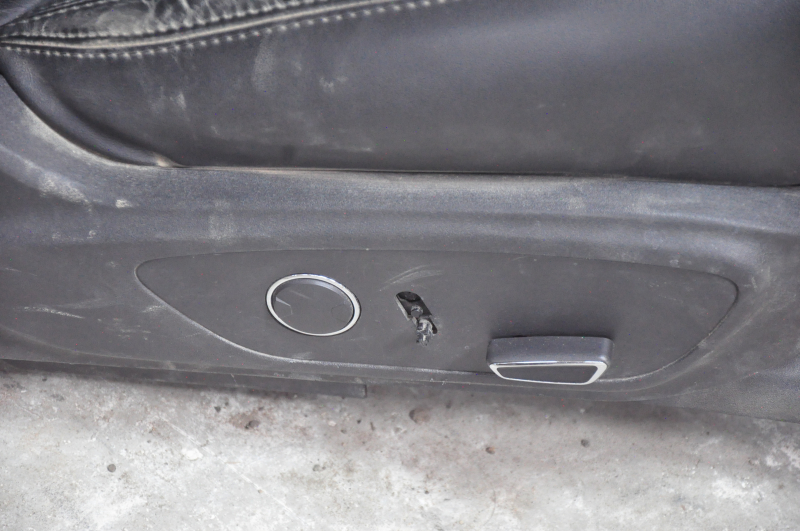 Passenger seat Lincoln MKZ 13-16 without airbag, electric, leather black, under chemical, broken button, deformed