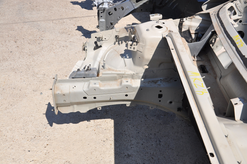 Front right quarter Lincoln MKZ 13-16 on the body, beige