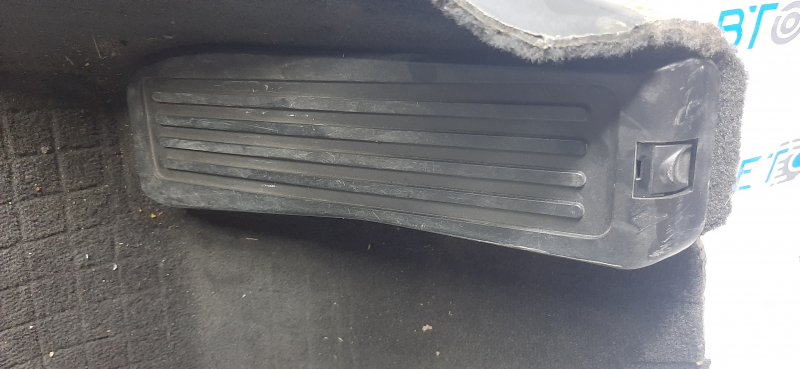 Floor covering left Cadillac CTS 14 - black, torn, scratches, for dry cleaning