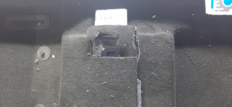Floor covering right Chevrolet Volt 11-15 black, lining peeled off, needs dry cleaning