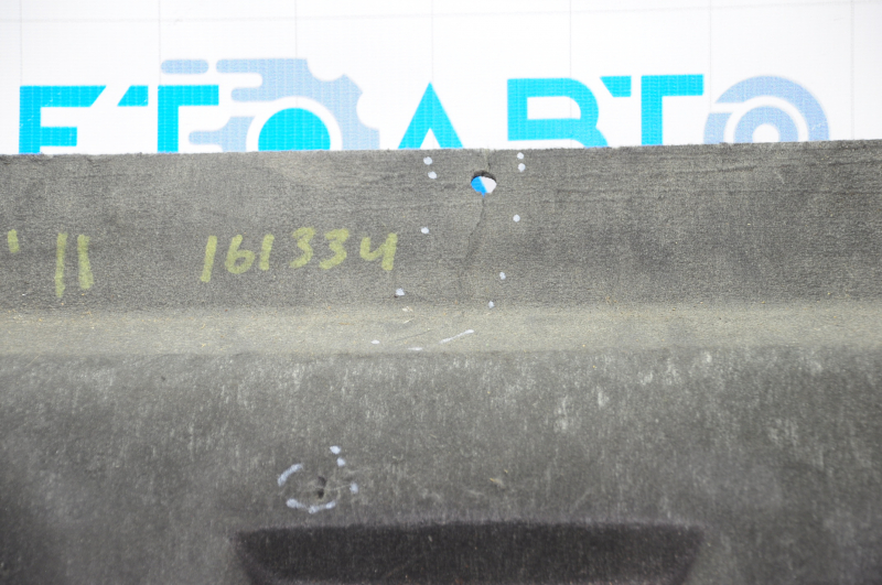Chevrolet Equinox 10-17 hood insulation, tears, creases