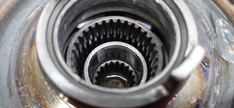 Torque Converter Nissan Pathfinder 13-14 FWD 61k Scratches