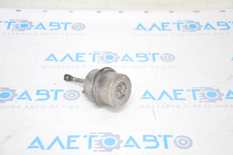 Vacuum actuator of the muffler flap right Porsche Panamera 10-16 3.0, 4.8
