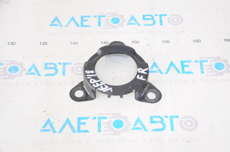 Protective cover of the hub front right Jeep Grand Cherokee WK2 17- type 1