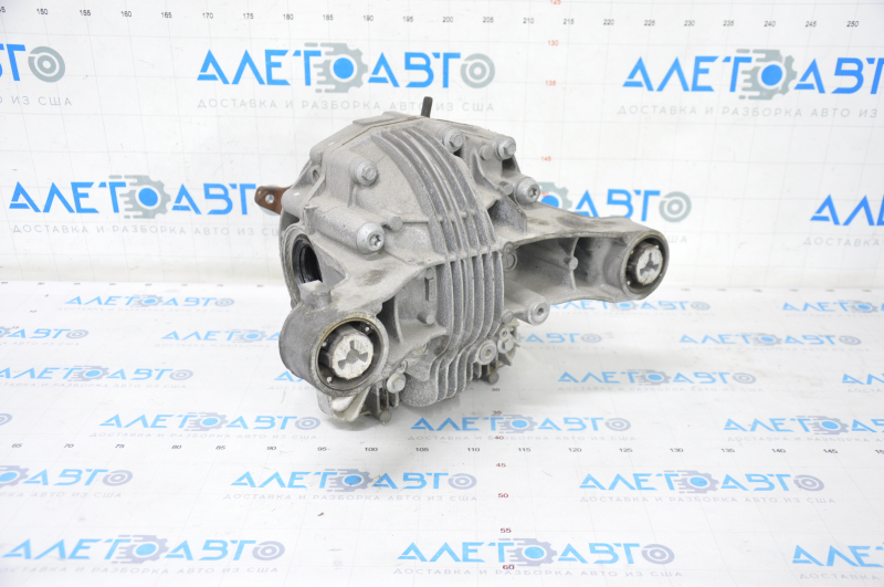 Rear differential gearbox Porsche Panamera 10-16 AWD 64k, 2 silents are torn, 1 silent is cracked