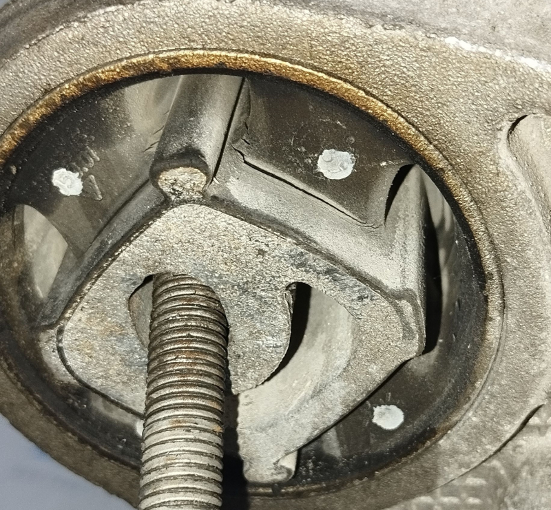 Rear differential gearbox Porsche Panamera 10-16 AWD 64k, 2 silents are torn, 1 silent is cracked