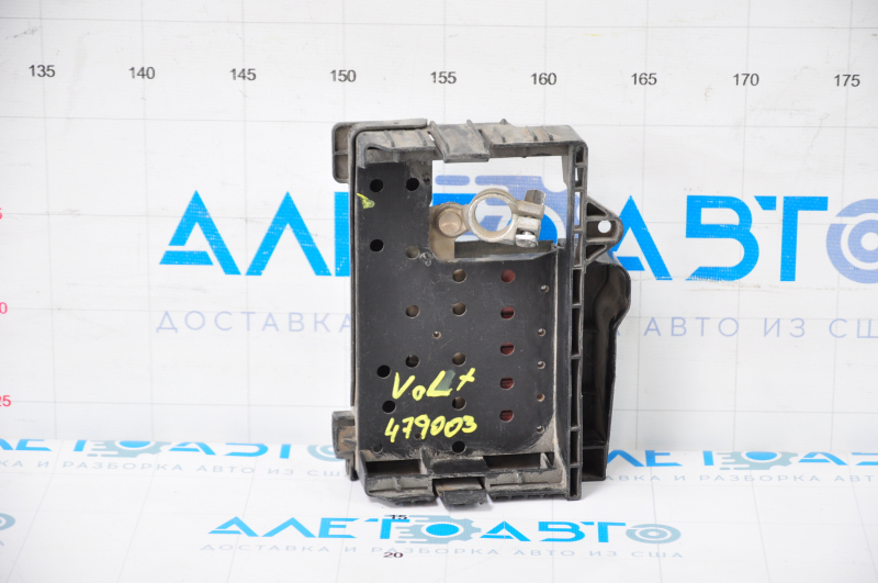 Battery distributor with terminal Chevrolet Volt 11-15 missing cover fragment, scratches on cover