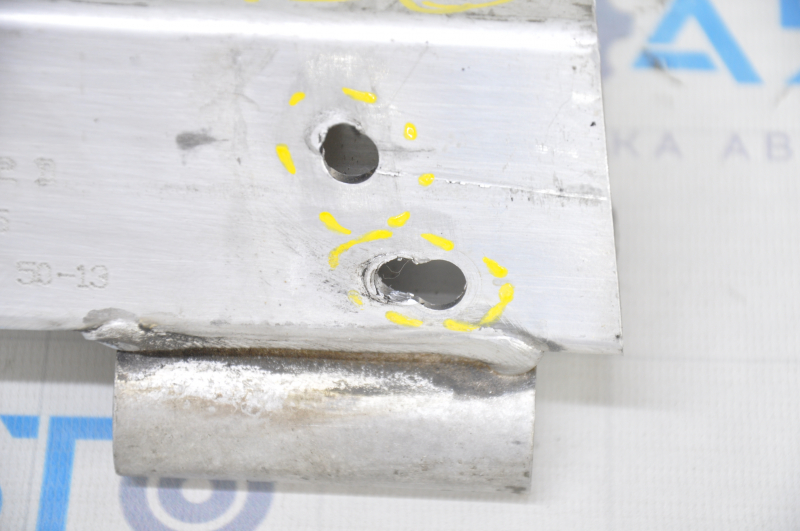 Rear bumper reinforcement fang right Audi Q5 8R 09-17 holes dented