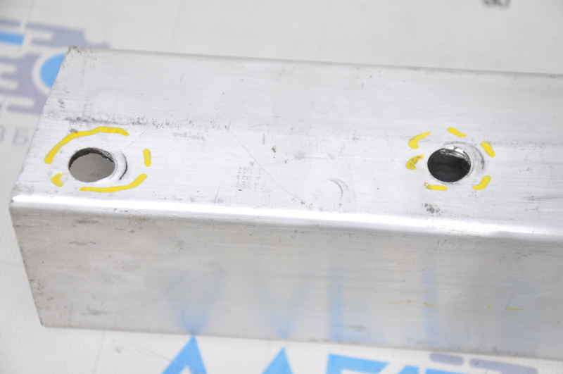 Rear bumper reinforcement fang right Audi Q5 8R 09-17 holes dented