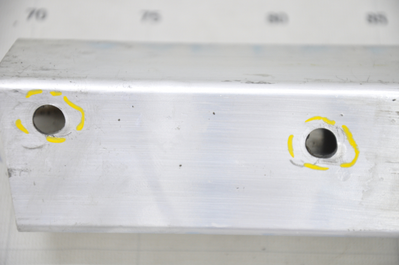 Rear bumper reinforcement fang right Audi Q5 8R 09-17 holes dented
