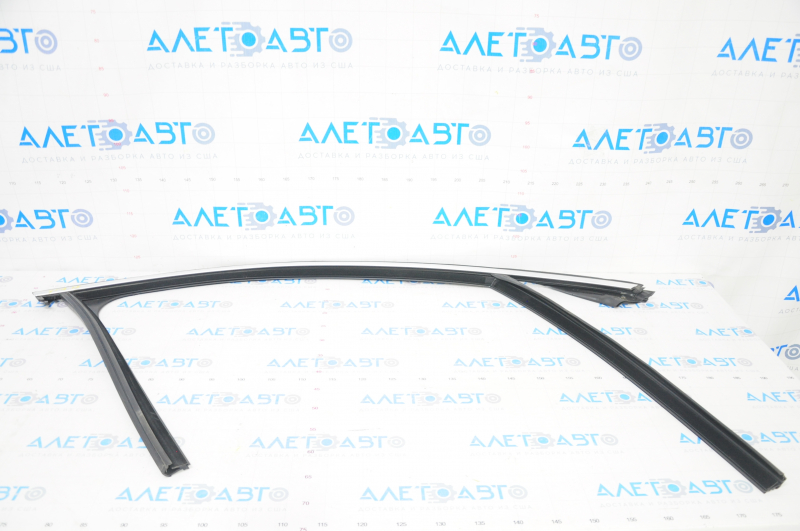 Upper door molding front right BMW X1 F48 16-22 chrome with glass seal, scratches