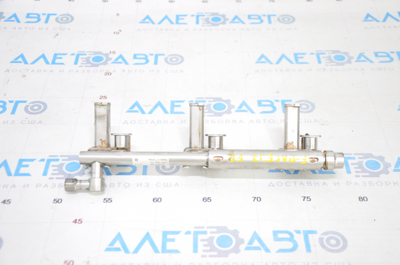 Fuel rail right Jaguar F-Pace X761 17-20 AJ126 without sensor