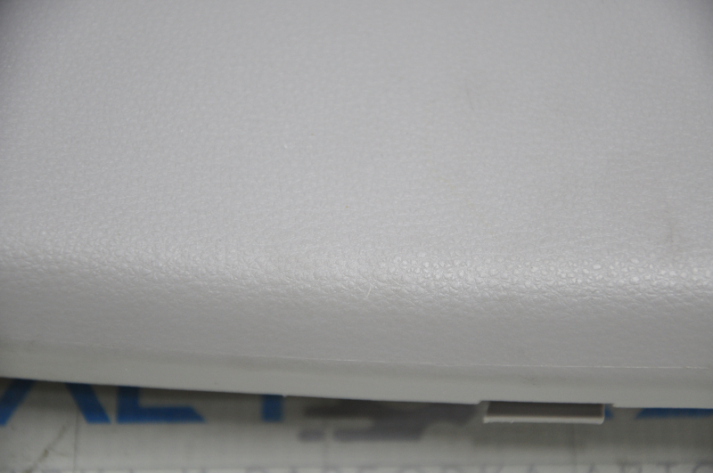 Center pillar trim upper belt left Toyota Highlander 20- gray, scratches