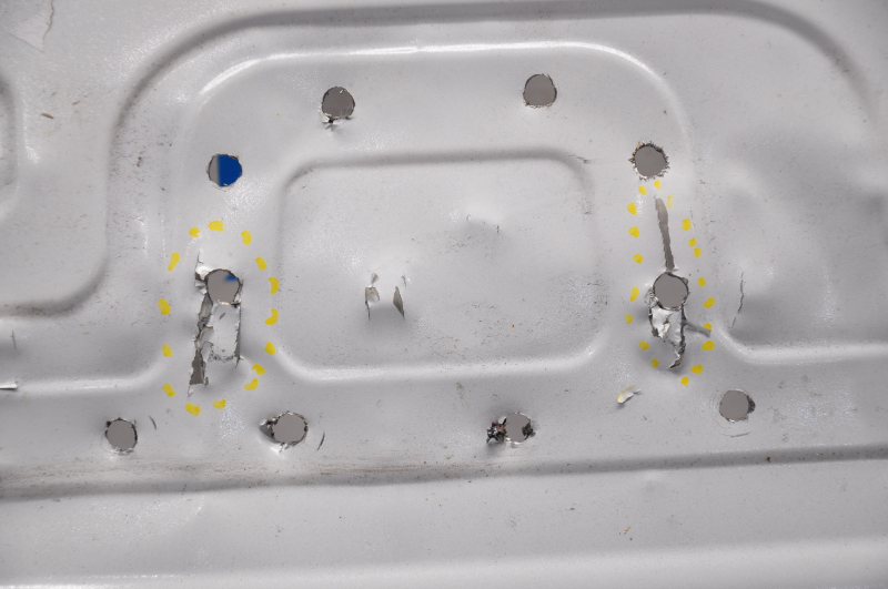 Rear panel VW Tiguan 09-17 2 parts, white, dented, tears