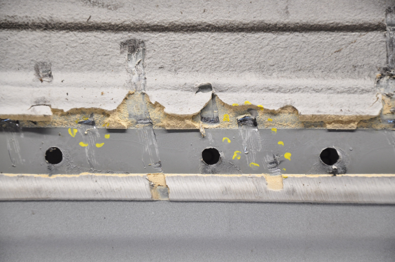 Rear panel VW Tiguan 09-17 2 parts, white, dented, tears