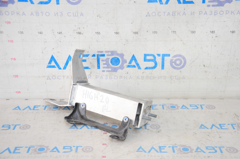 Fang of the lower reinforcement of the front bumper left Toyota Highlander 20-