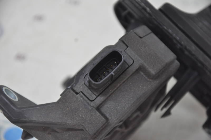 Toyota Camry V70 18-24 Gas Pedal (2 parts)