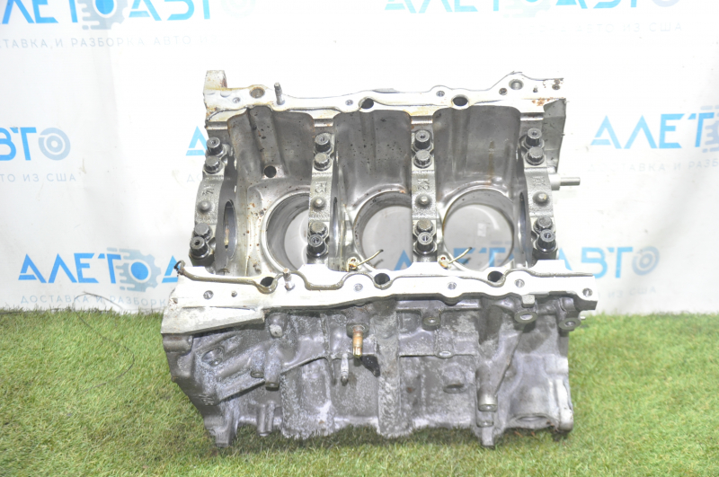 Bare cylinder block Toyota Highlander 20-22 3.5 2GR-FKS for liner, chip